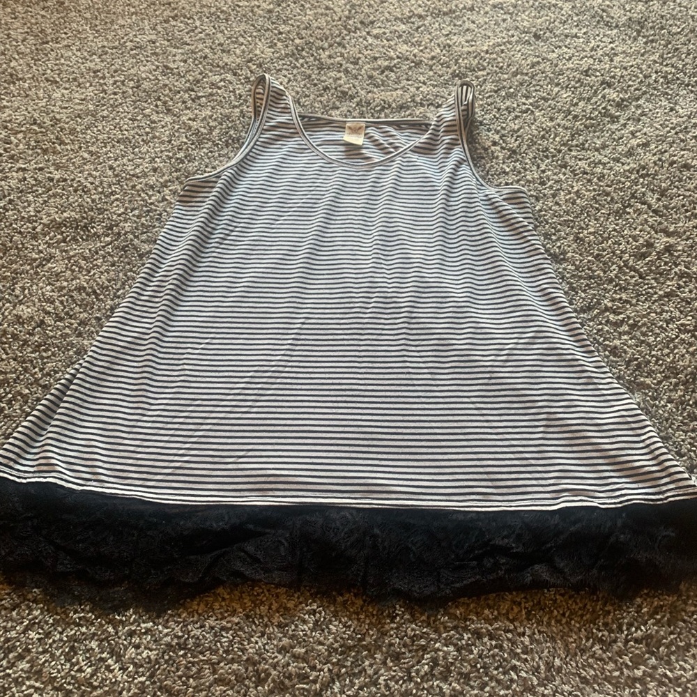 Long lace tank top